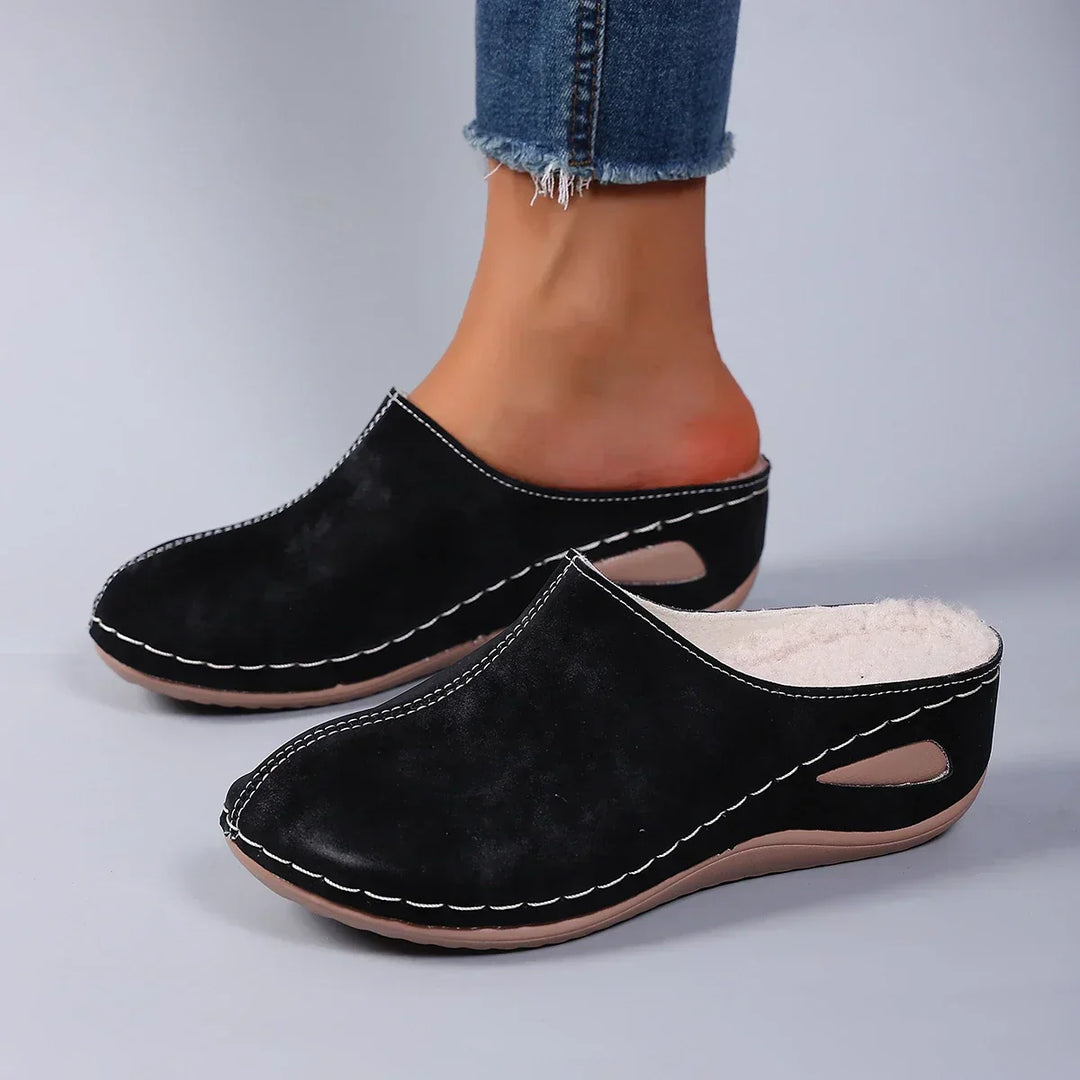 CozyHaven™ Shearling Slippers