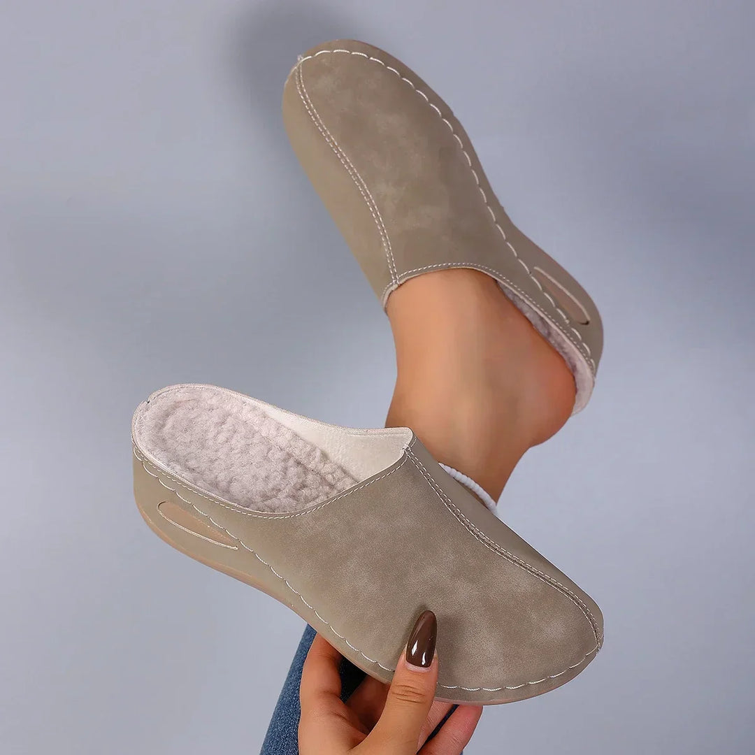 CozyHaven™ Shearling Slippers