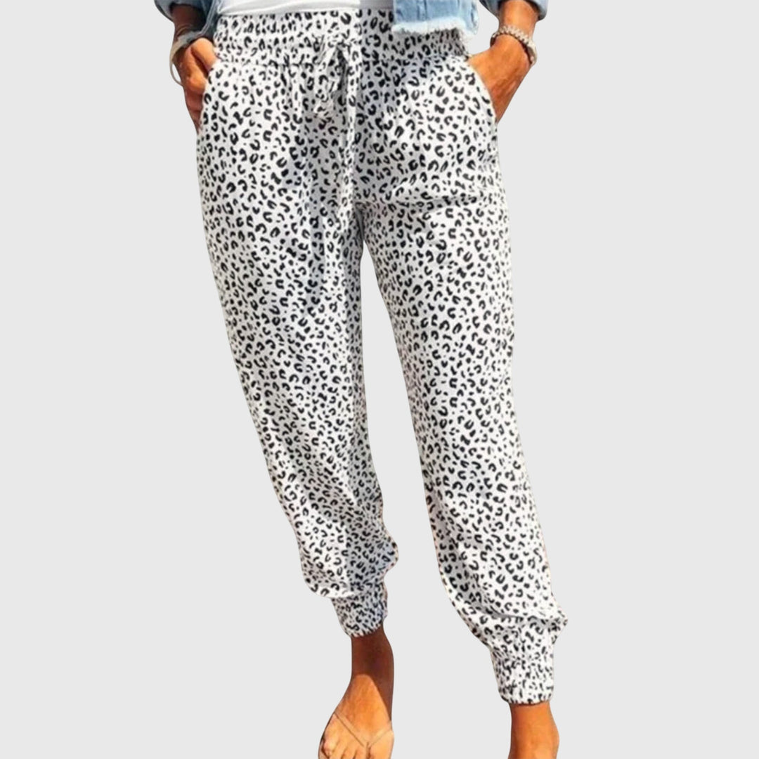 Annie | Leo Pants with Wide Legs.