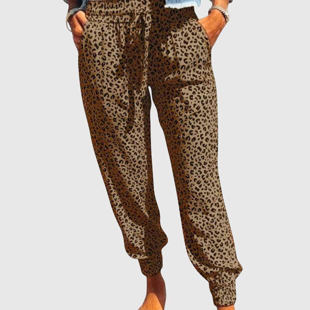 Annie | Leo Pants with Wide Legs.