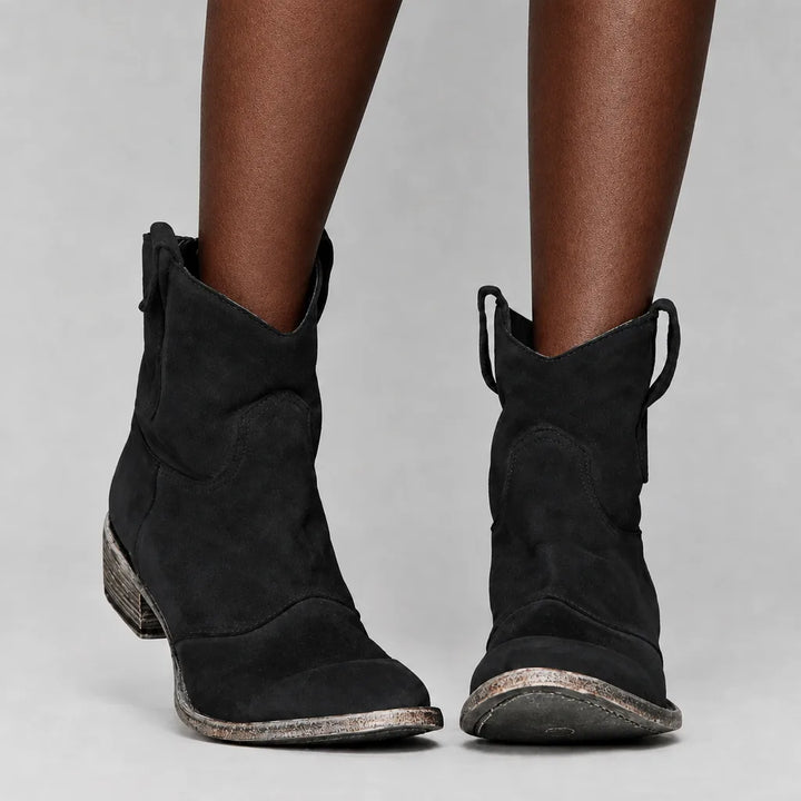 Cynthia | Women&