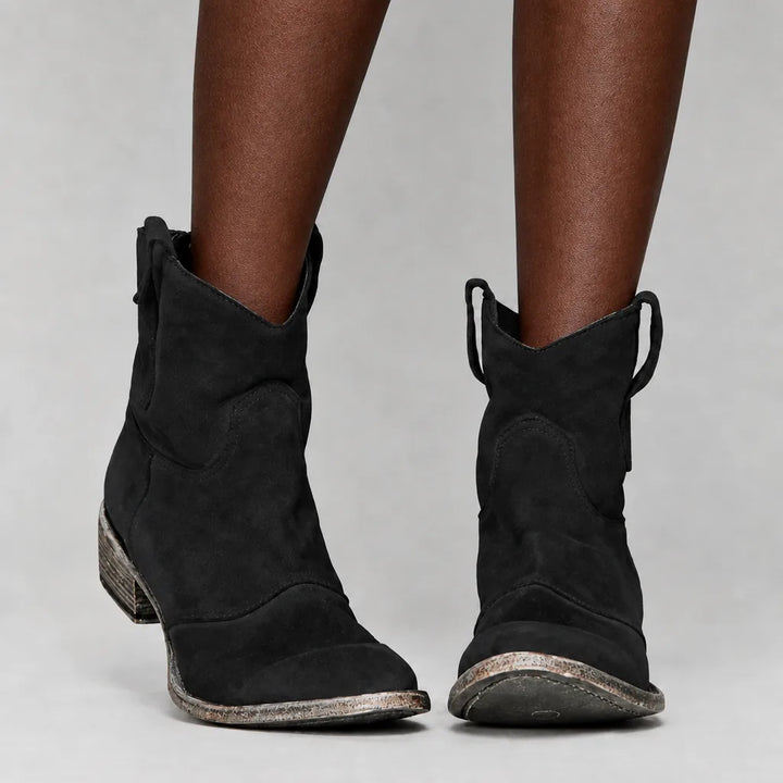 Cynthia | Women&