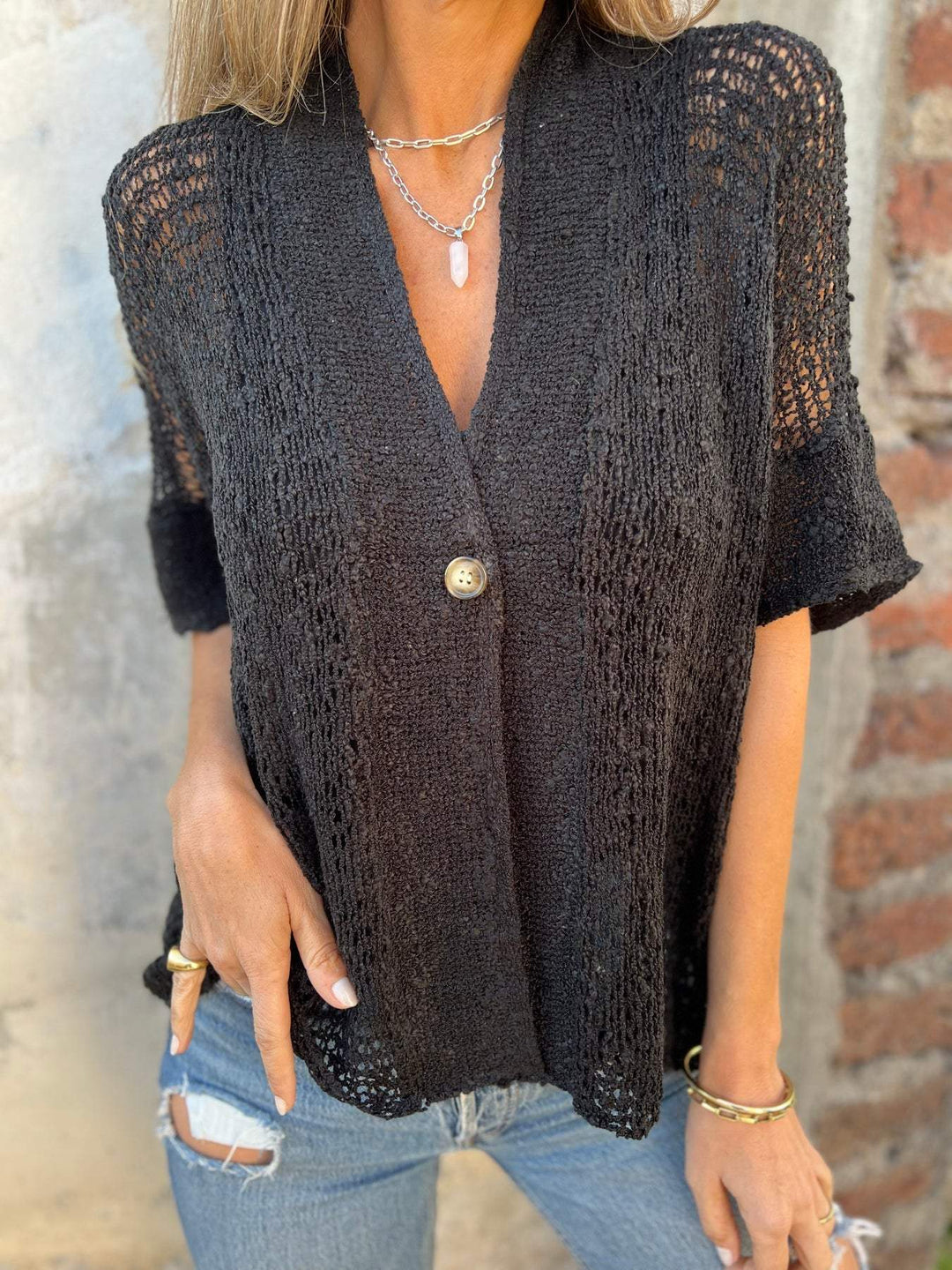 Kamila - Elegant Textured V-Neck Knit Top