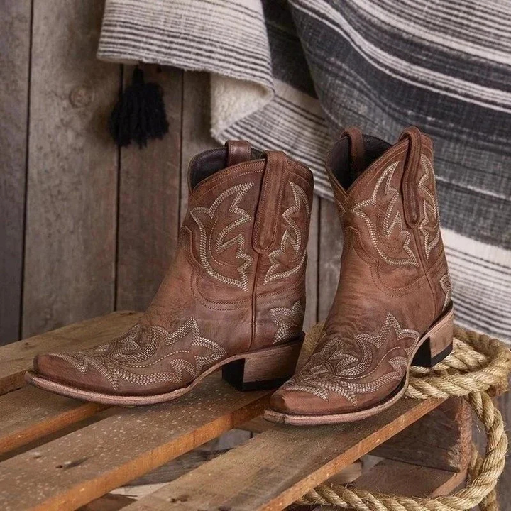 Loretta | Women&